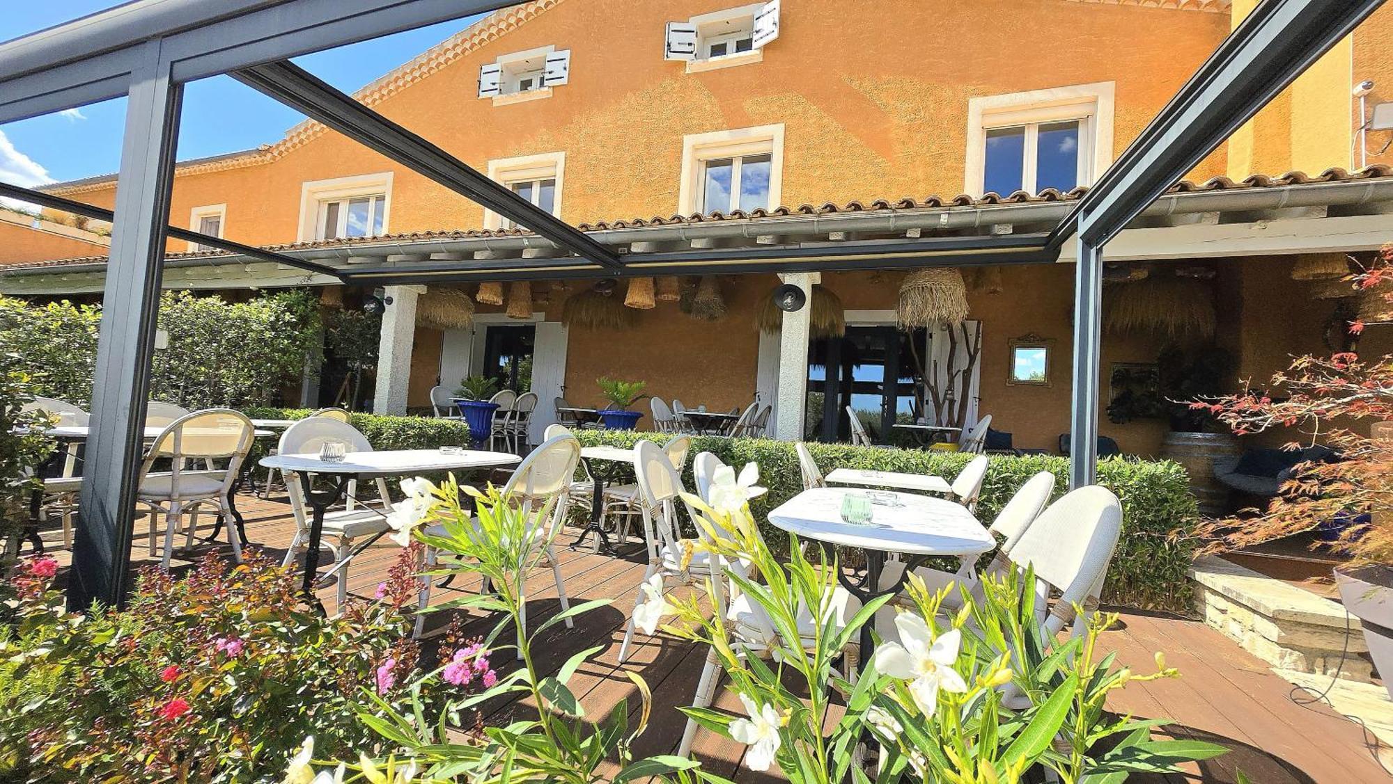 Hotel Le Saint-Genies Uzès Exteriör bild