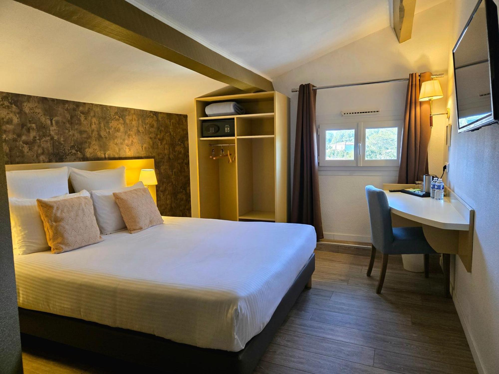 Hotel Le Saint-Genies Uzès Exteriör bild