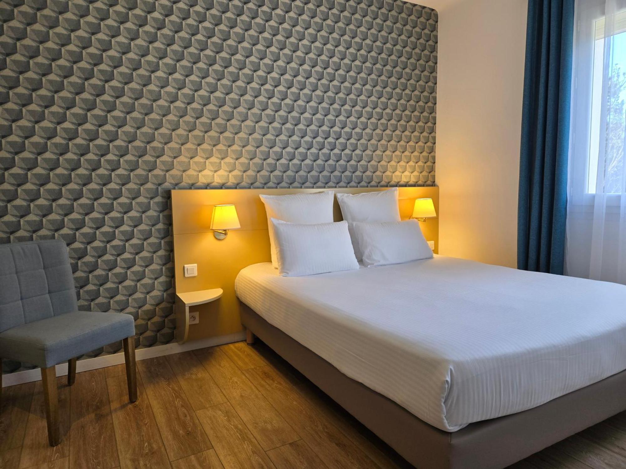 Hotel Le Saint-Genies Uzès Exteriör bild