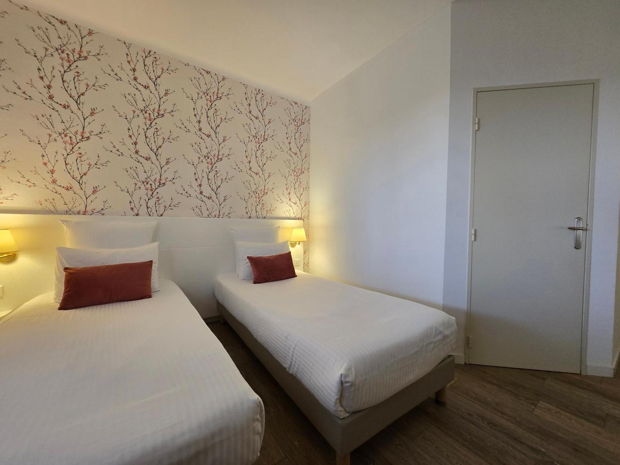 Hotel Le Saint-Genies Uzès Exteriör bild