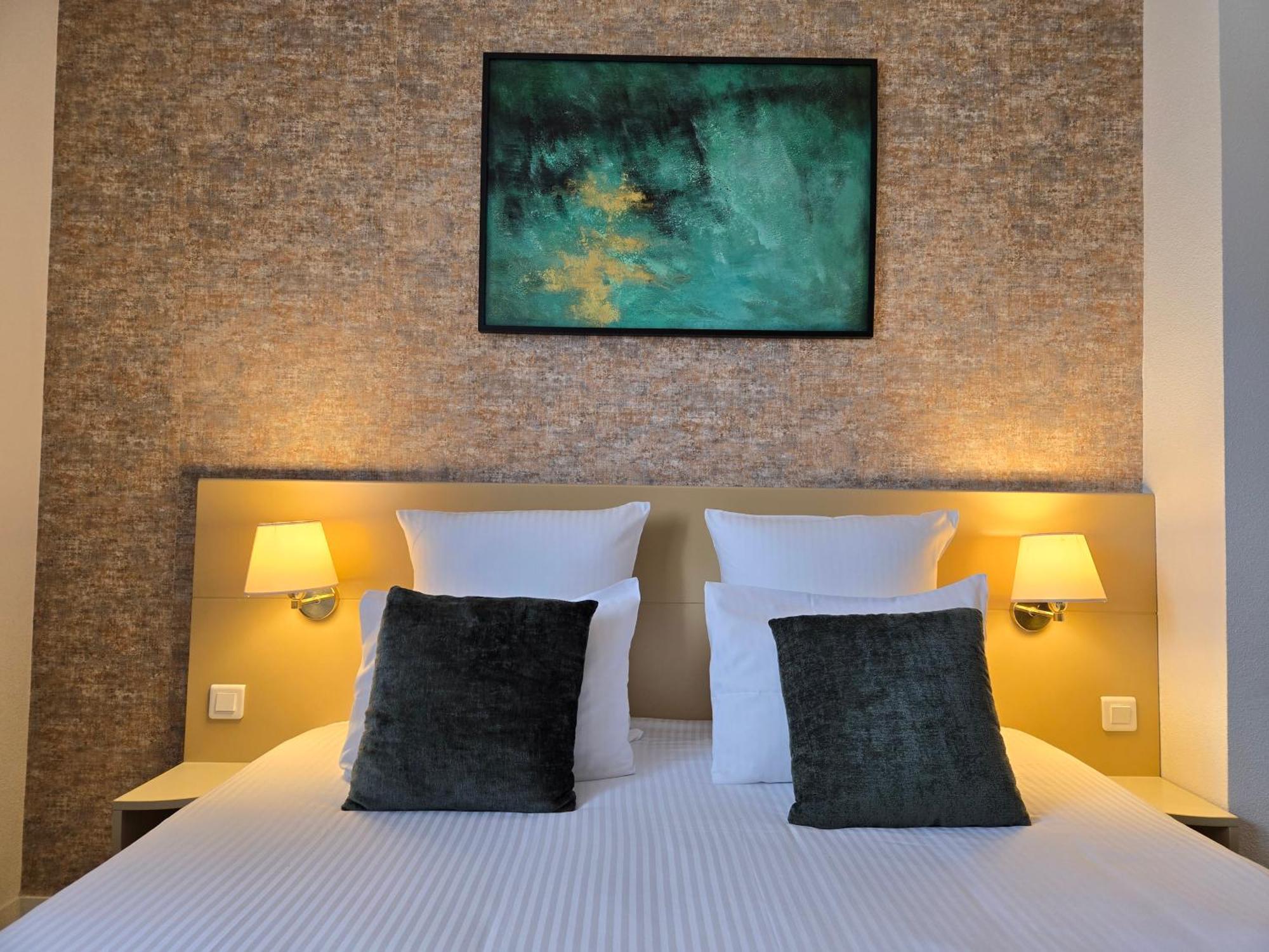 Hotel Le Saint-Genies Uzès Exteriör bild