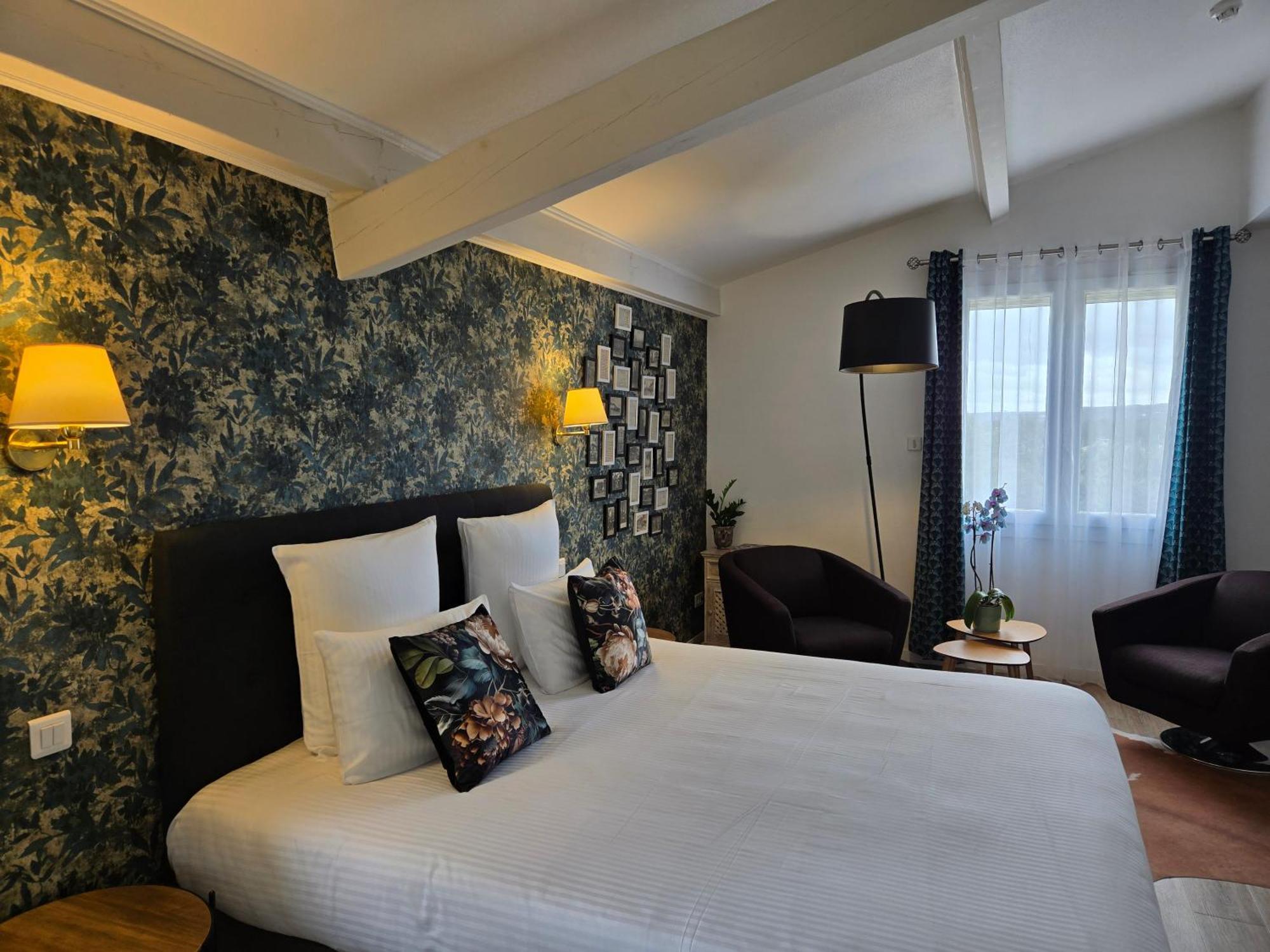 Hotel Le Saint-Genies Uzès Exteriör bild