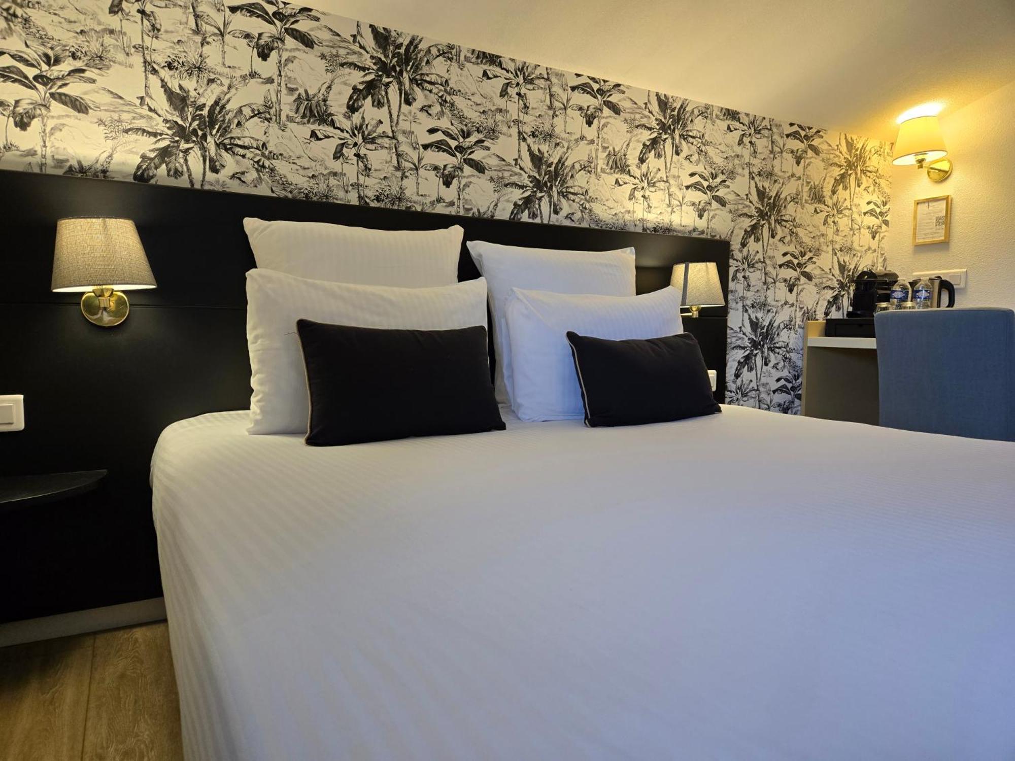 Hotel Le Saint-Genies Uzès Exteriör bild