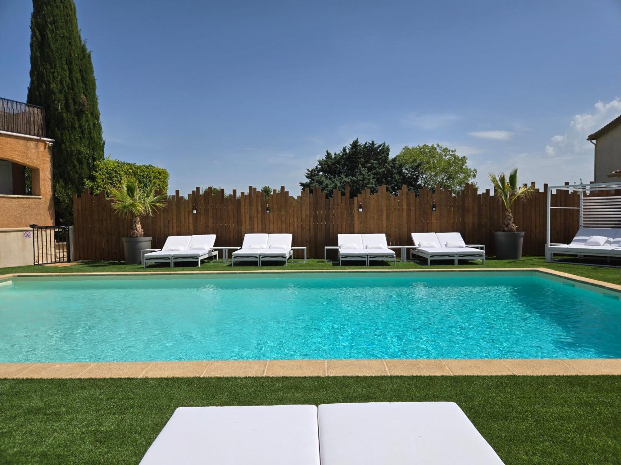 Hotel Le Saint-Genies Uzès Exteriör bild