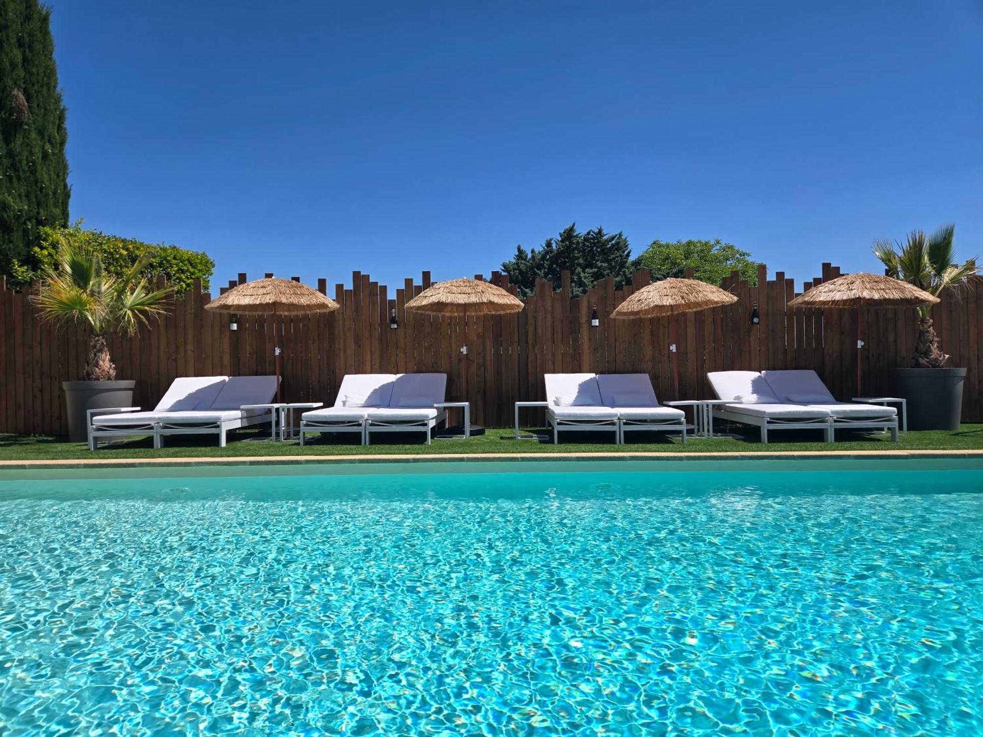 Hotel Le Saint-Genies Uzès Exteriör bild